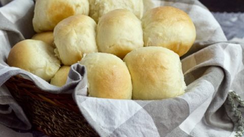 best dinner rolls in basket