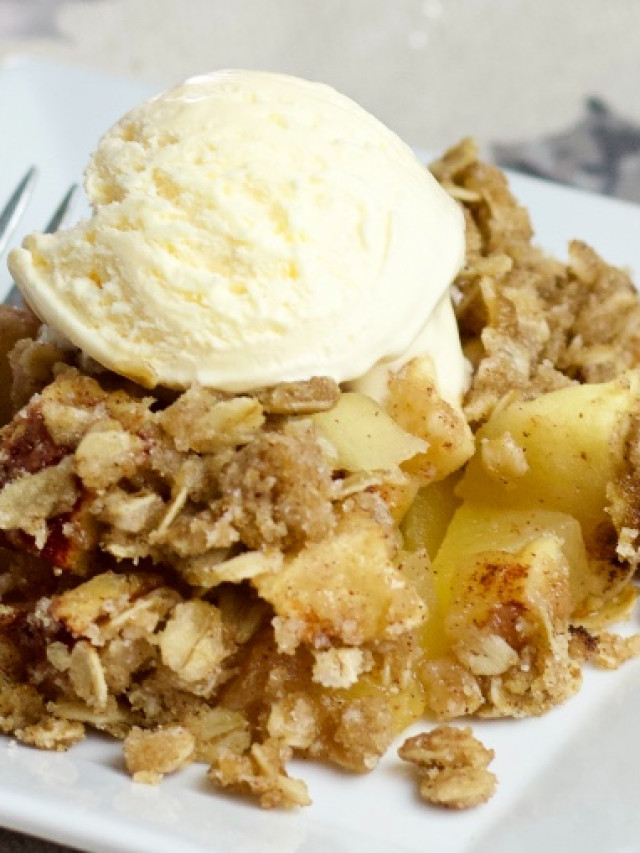 Easy Apple Pie Puff Pastry Tart 6 apple crisp with ice cream. close up