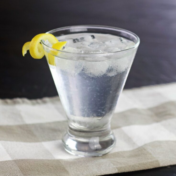 Low calorie gin and tonic