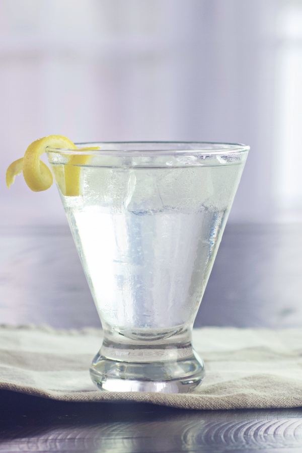 Low calorie gin and tonic