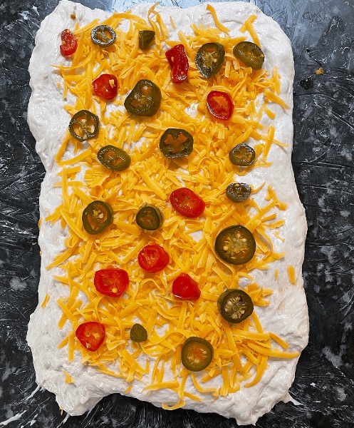 filling the dough-candied peppers