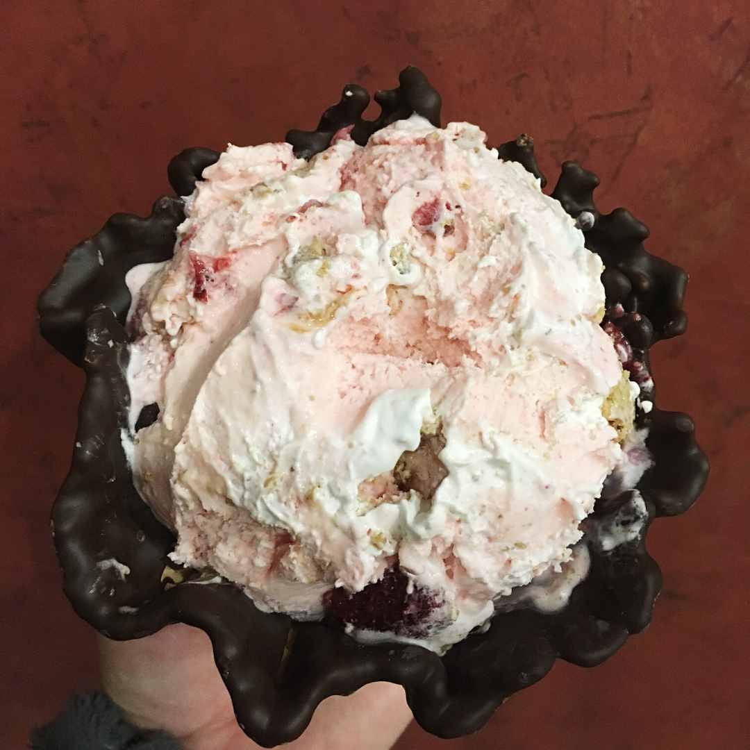 strawberry cookie ice cream