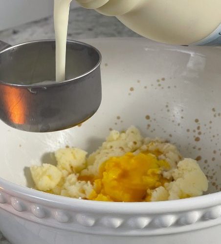 measuring eggnog