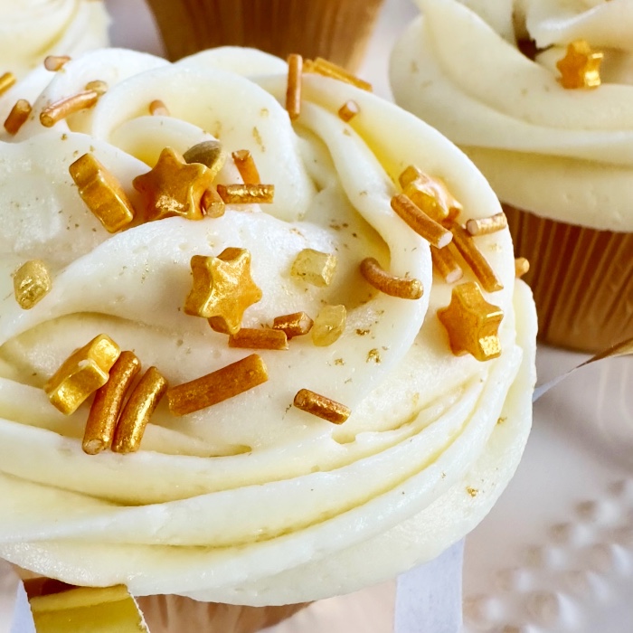 champagne cupcakes with champagne buttercream frosting