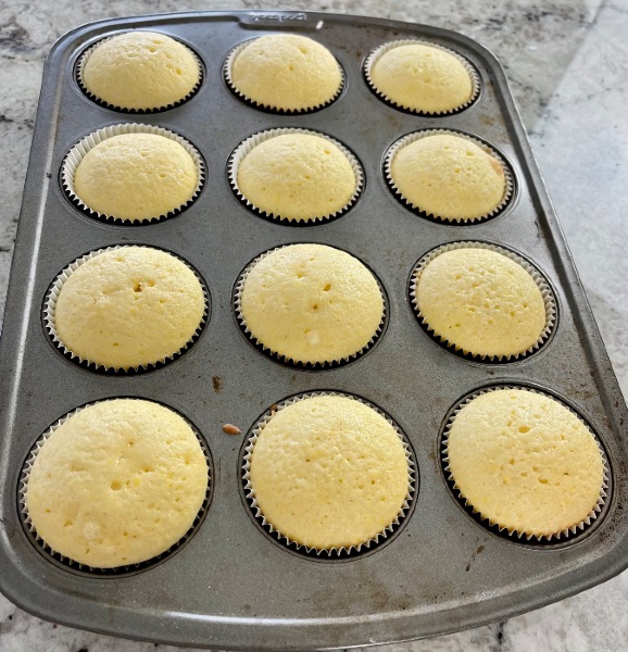 champagne cupcakes
