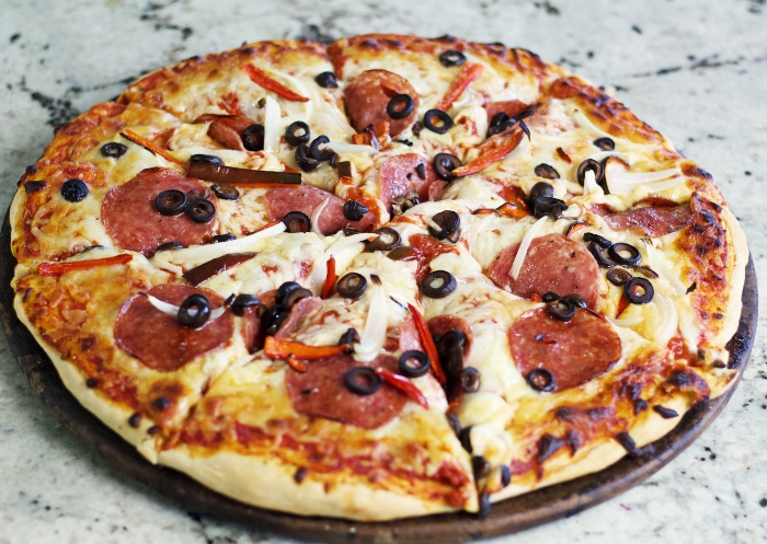 cut sourdough pizza