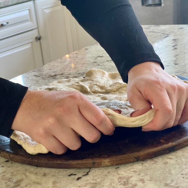 forming a pizza