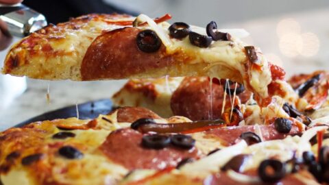 cut slice sourdough pizza