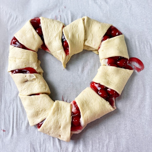unbaked sweet heart pastry