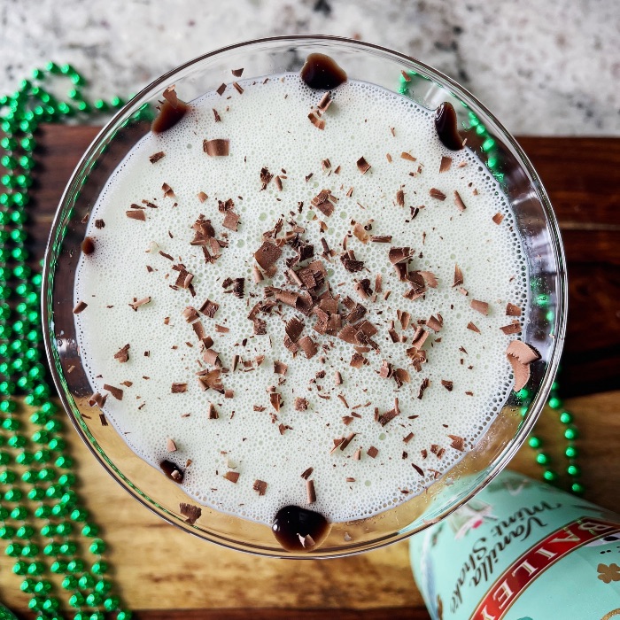 Baileys Vanilla Mint Dream Cocktail 4 baileys vanilla mint cocktail-top view of garnish