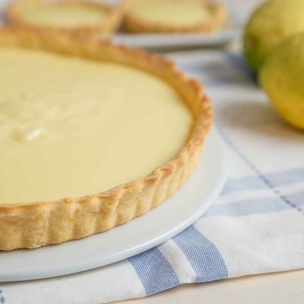 Lemon Cheesecake Tarts 2 lemon cheesecake tarts 2