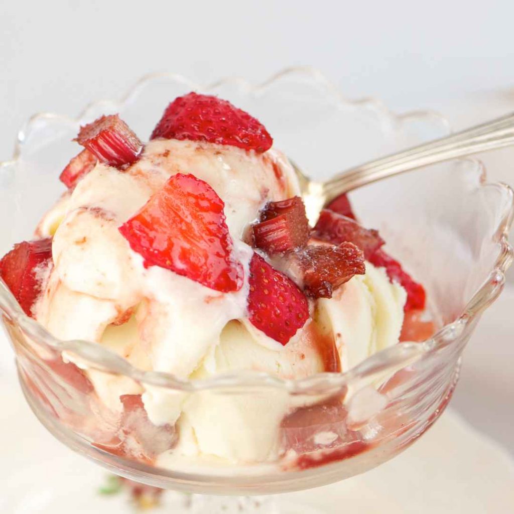 strawberry rhubarb sauce 1