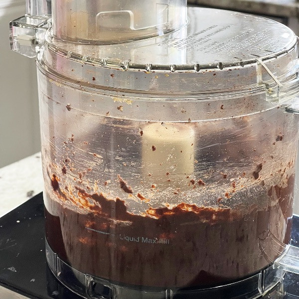 making Nutella in a food processor