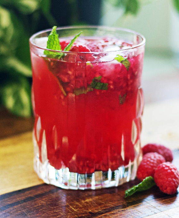 Easy Berry Mint Bubbler Mocktail Recipe 7 berry mint bubbler mocktail recipe