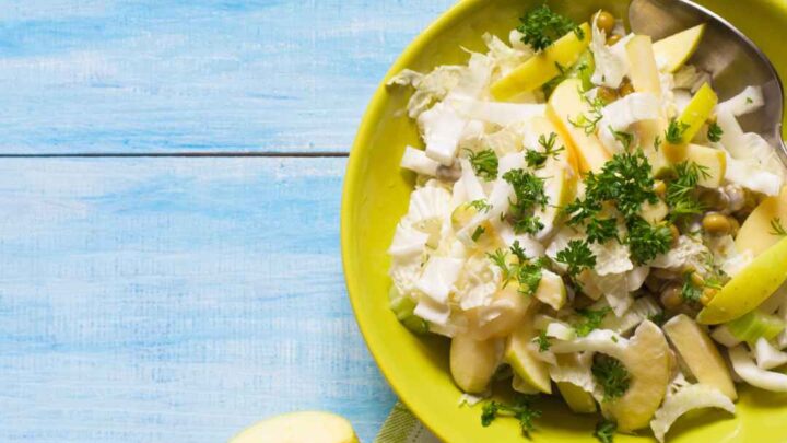 Cabbage Salad with Fresh Apples