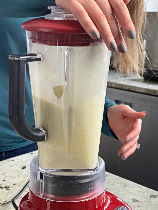 blending a virgin Pi&ntilde;a colada