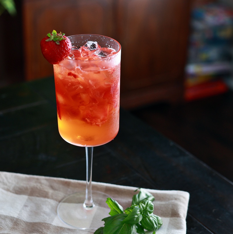 strawberry bubbler mocktail drink