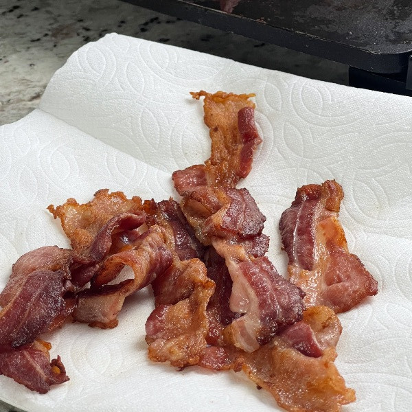 cooked bacon-breakfast sliders