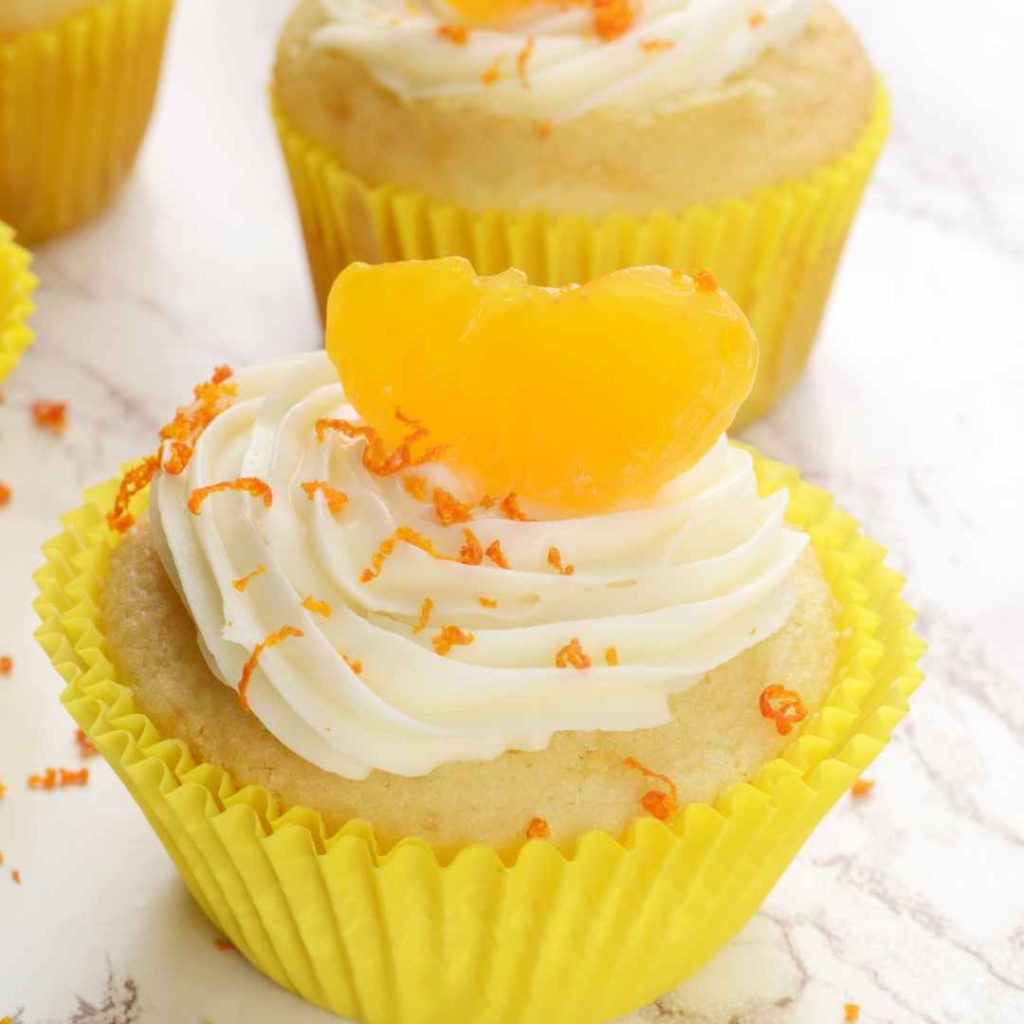 blue moon cupcakes 1