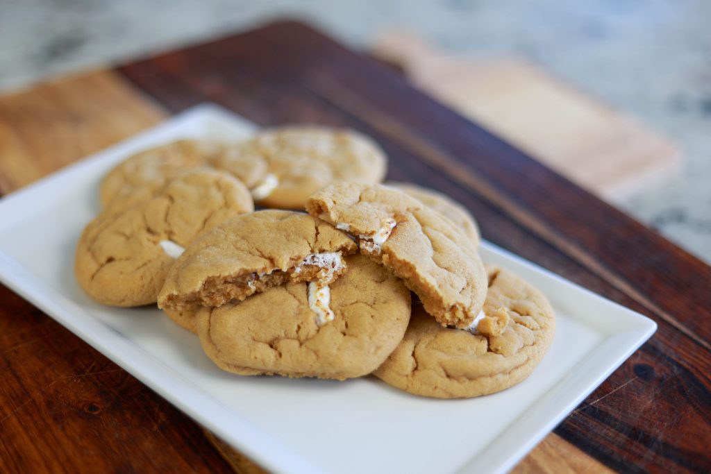 light and fluffy fluffernutter cookies