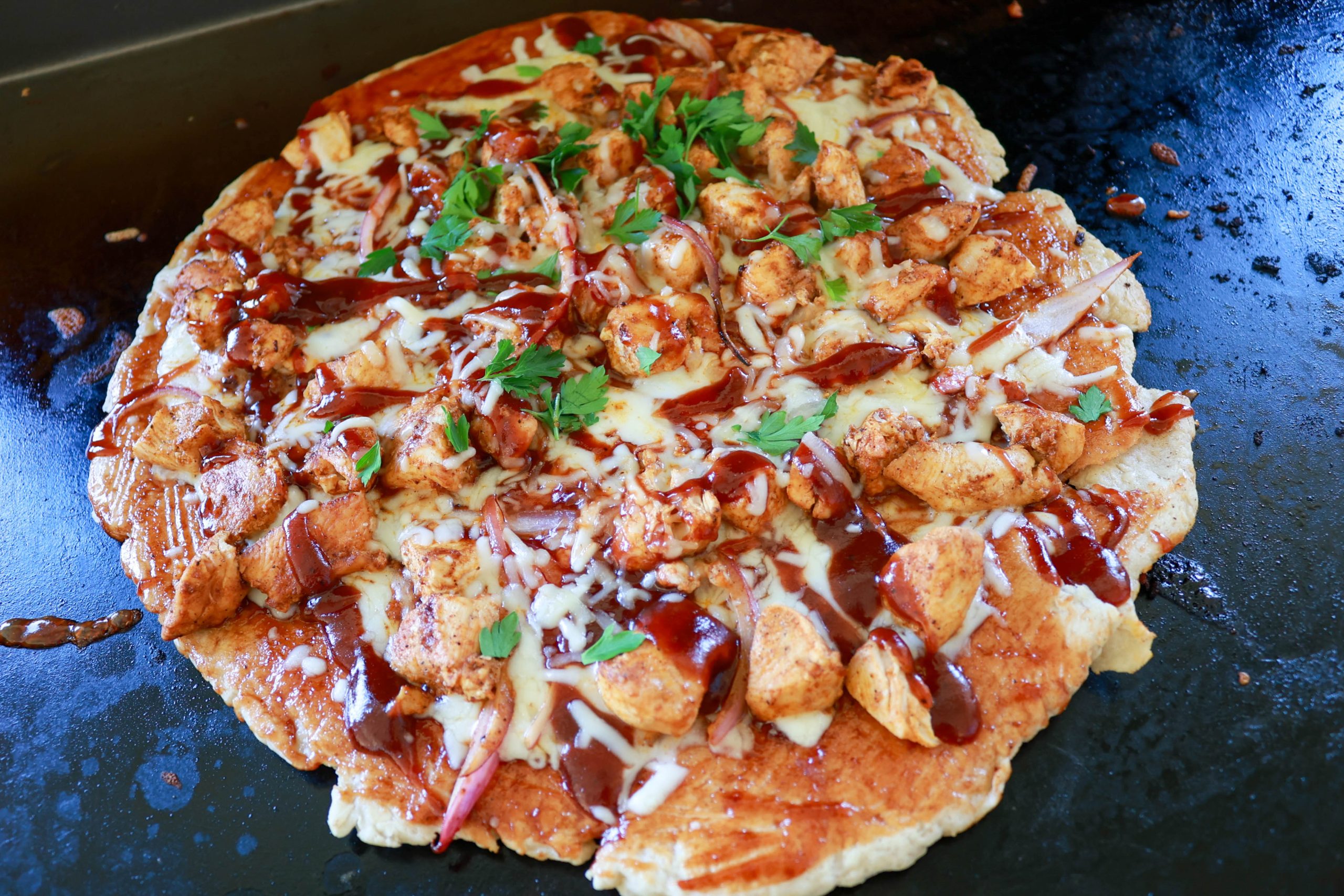 blackstone barbeucue chicken pizza