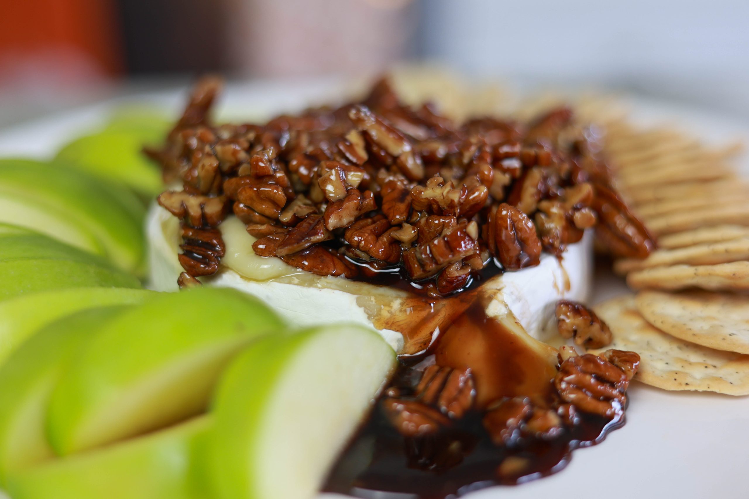Easy Baked Brie Recipe with Kahlua Glazed Pecans