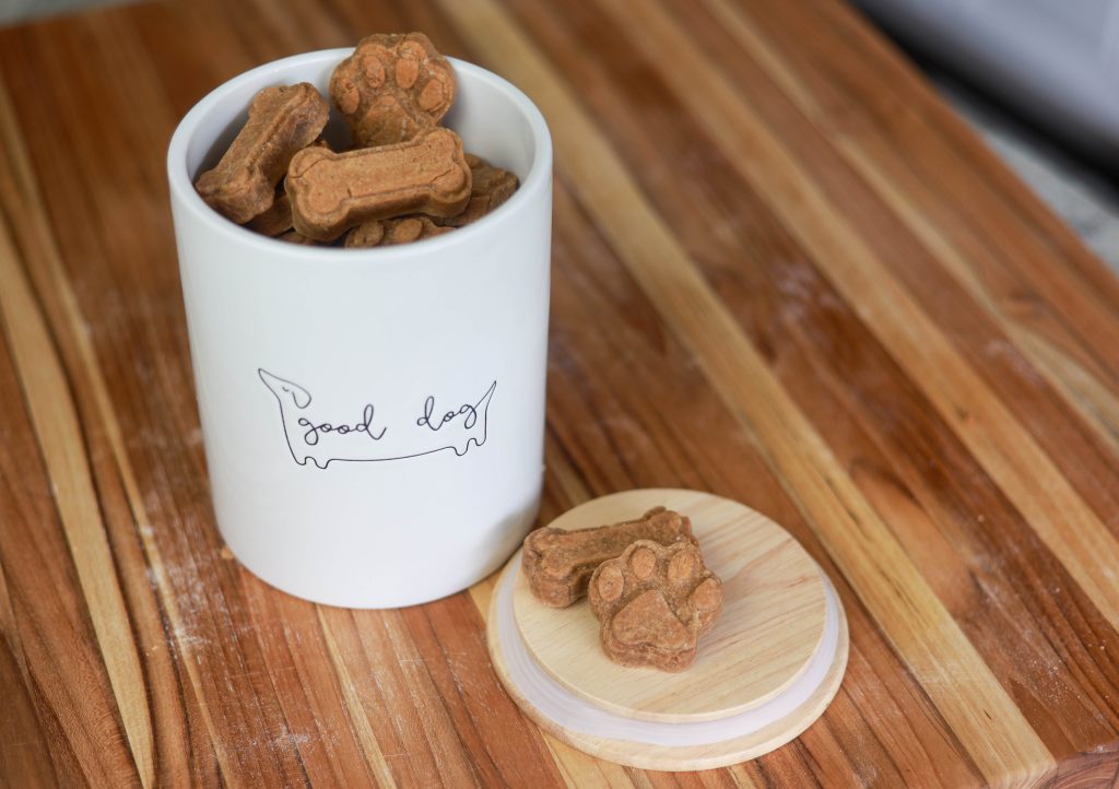 How to make Healthy Dog Treats with Just 4 Ingredients 4 Homemade dog treats