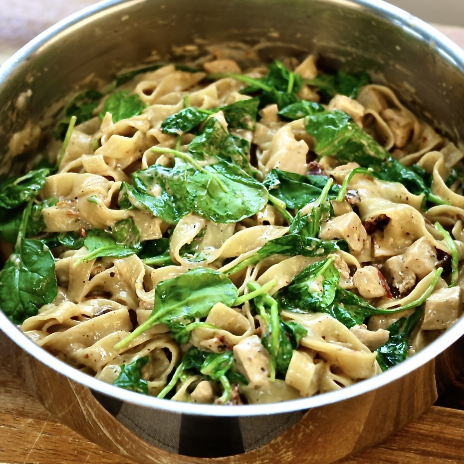 creamy garlic chicken pasta dinner