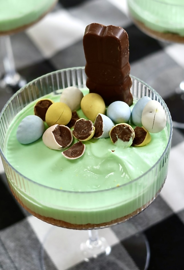 no bake easter cup with toppings