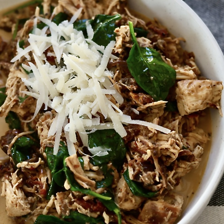 slow cooker tuscan chicken